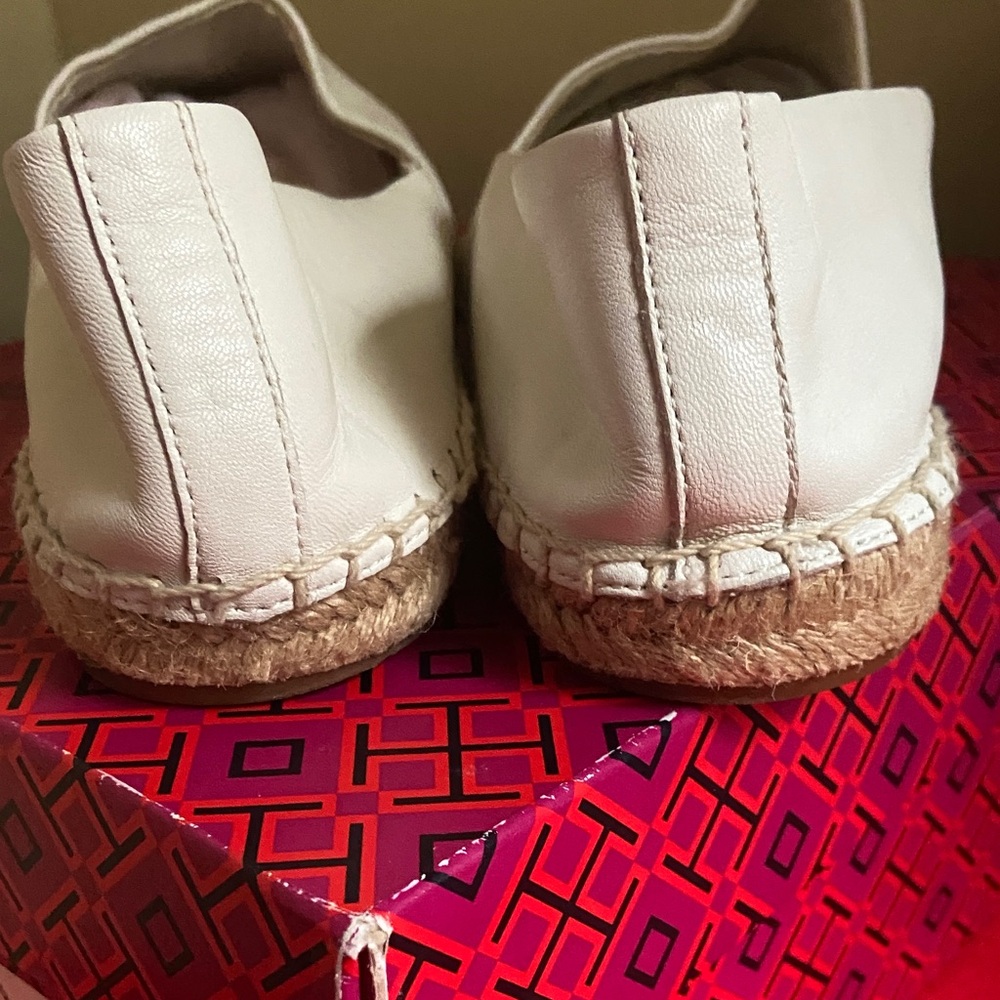 Tory Burch White Leather Espadrilles with Black Cap Toe - Picture 6 of 6